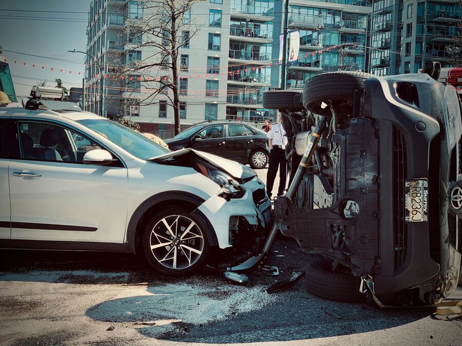 Auto accident scene — High Amplitude Health treats car accident injuries in San Mateo